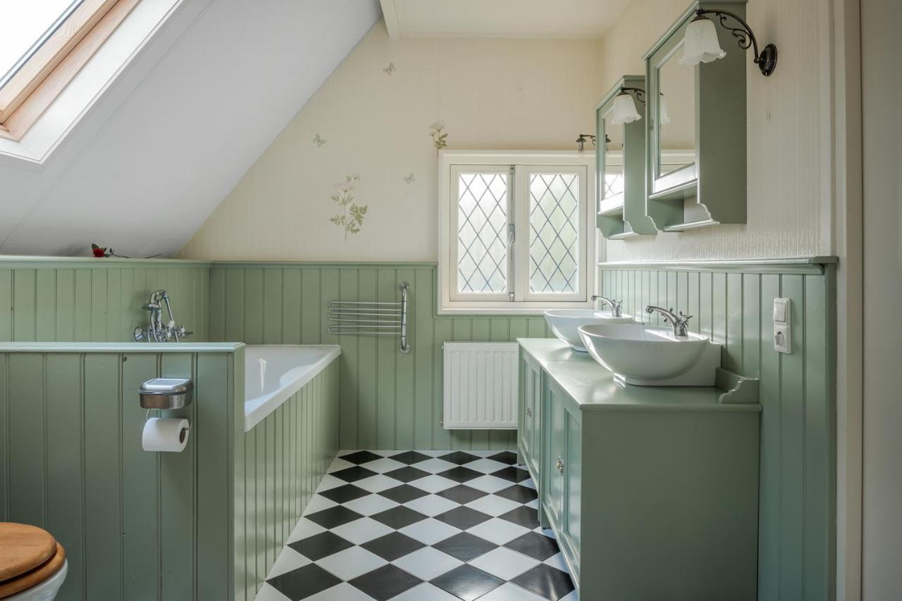 Beautiful English Villa With Hottub Zuidwolde  Esterno foto