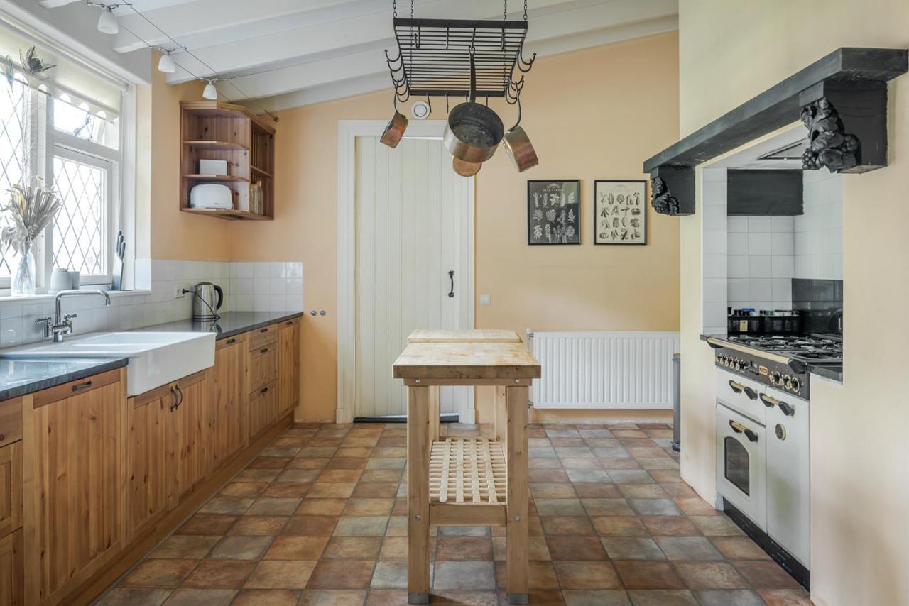 Beautiful English Villa With Hottub Zuidwolde  Esterno foto